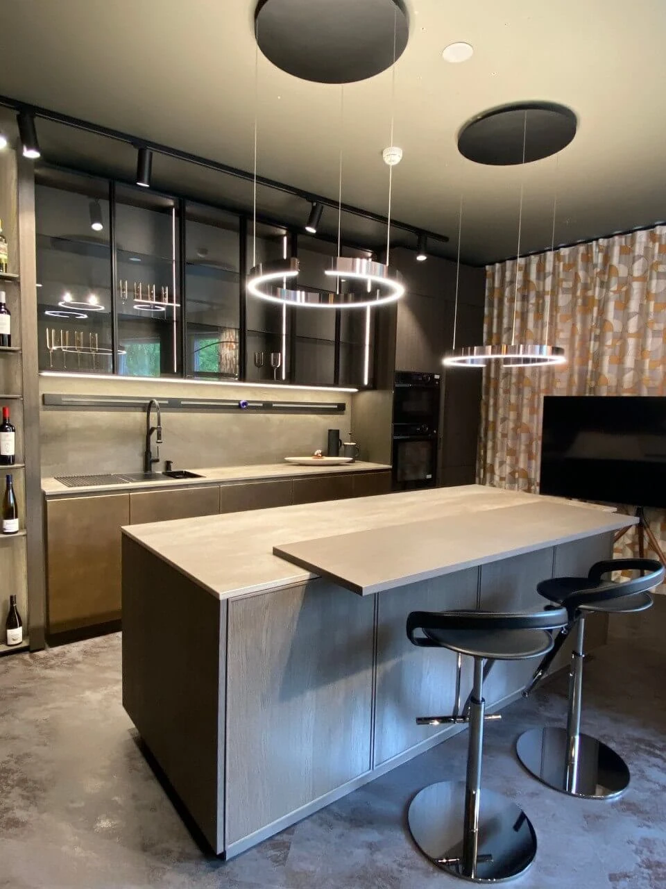 Столешница INALCO MDi VINT. Кухня THE CUT. Салон ROSSI,